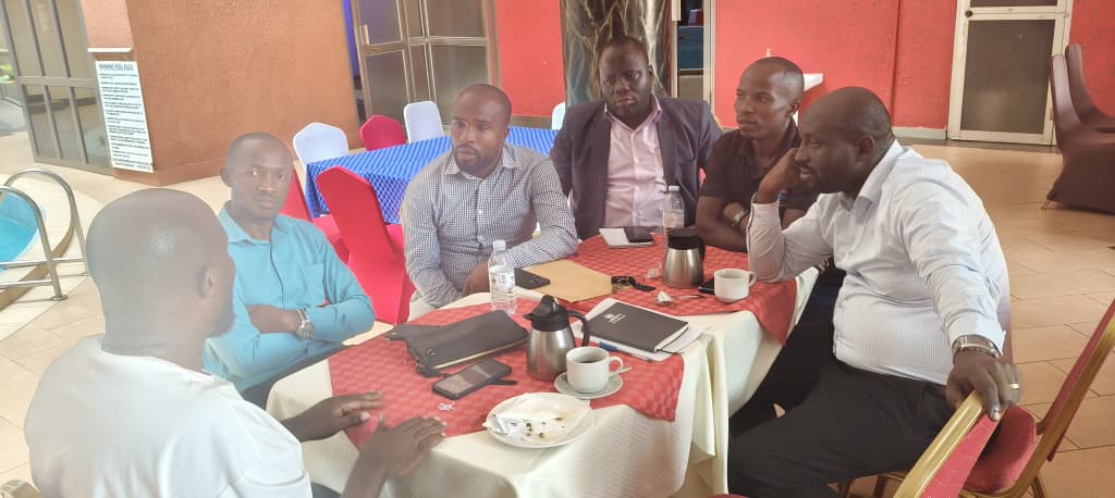 CINAT Group consults traders' leaderships on BeezyLCL
